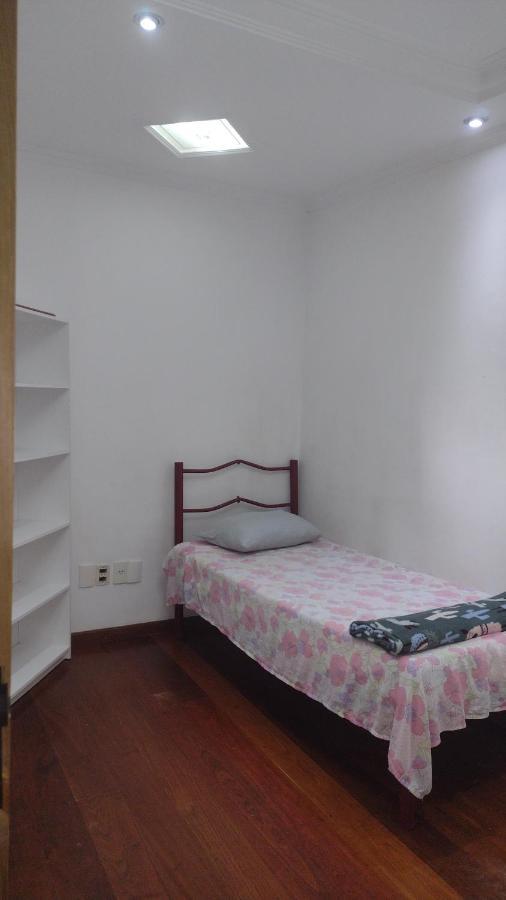 Hostel Gru Economico Com Quartos Individuais E Translado 瓜卢流斯 外观 照片